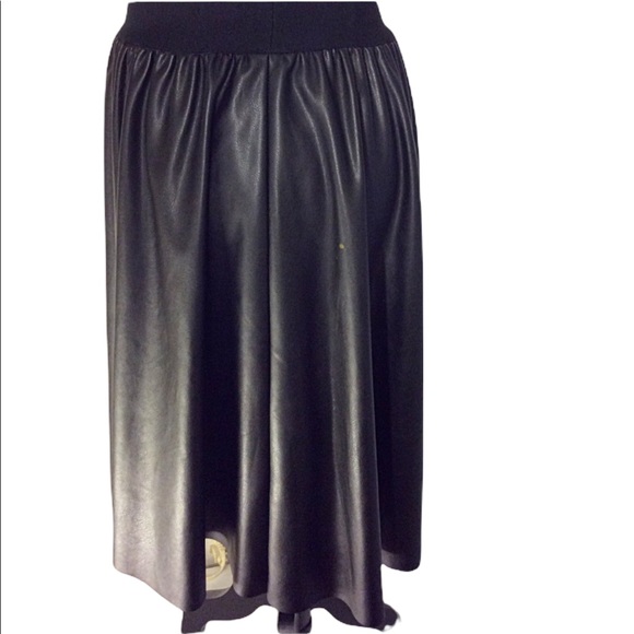 CALVIN KLEIN VEGAN LEATHER A-LINE PLEATED SKIRT SM - Picture 3 of 8